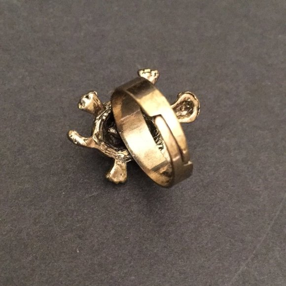 Statement Ring - Picture 4 of 9
